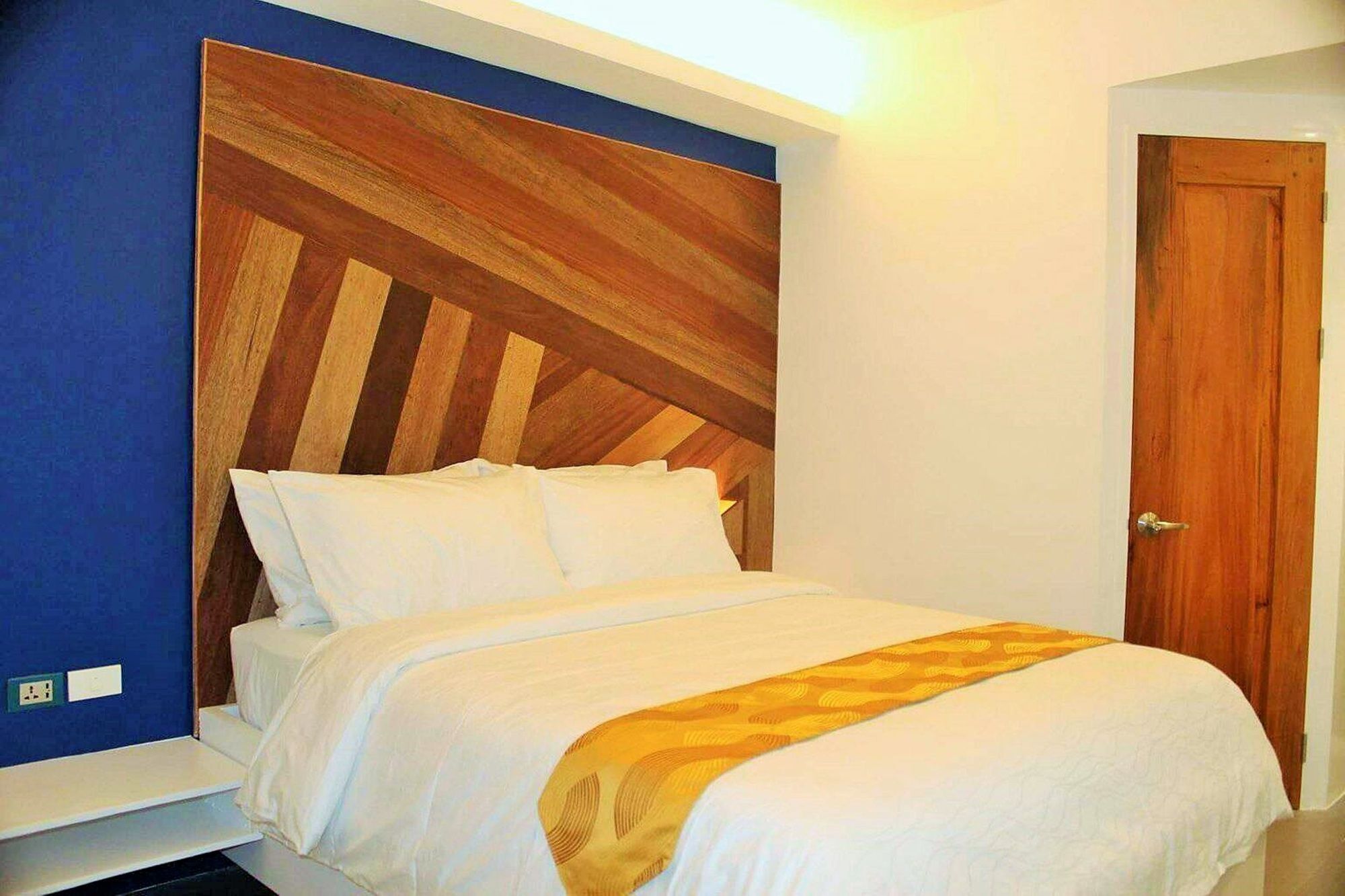 Oyo 609 G Executive Hotel And Spa Boracay Manoc-Manoc Esterno foto